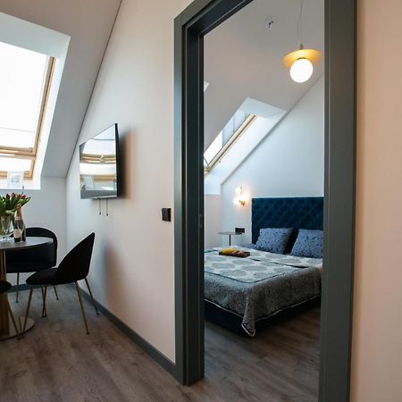 M8 Stylish One-Bedroom Apartment Kaunas Bagian luar foto