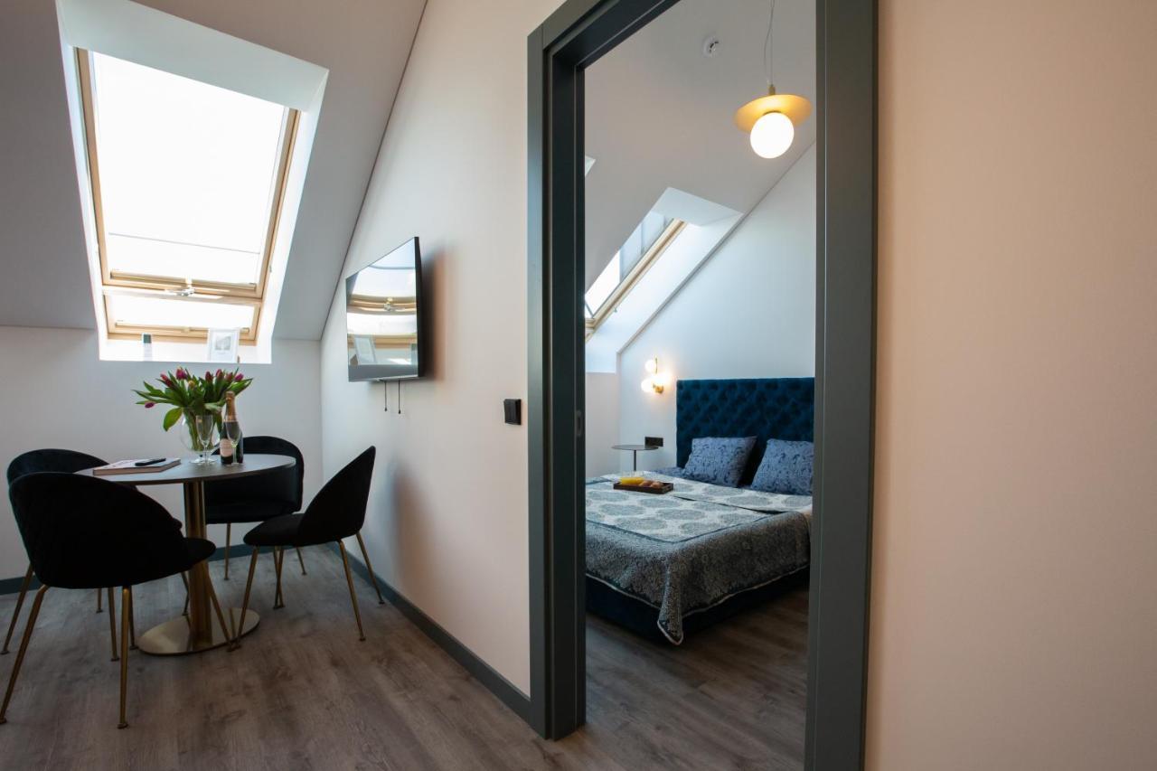 M8 Stylish One-Bedroom Apartment Kaunas Bagian luar foto