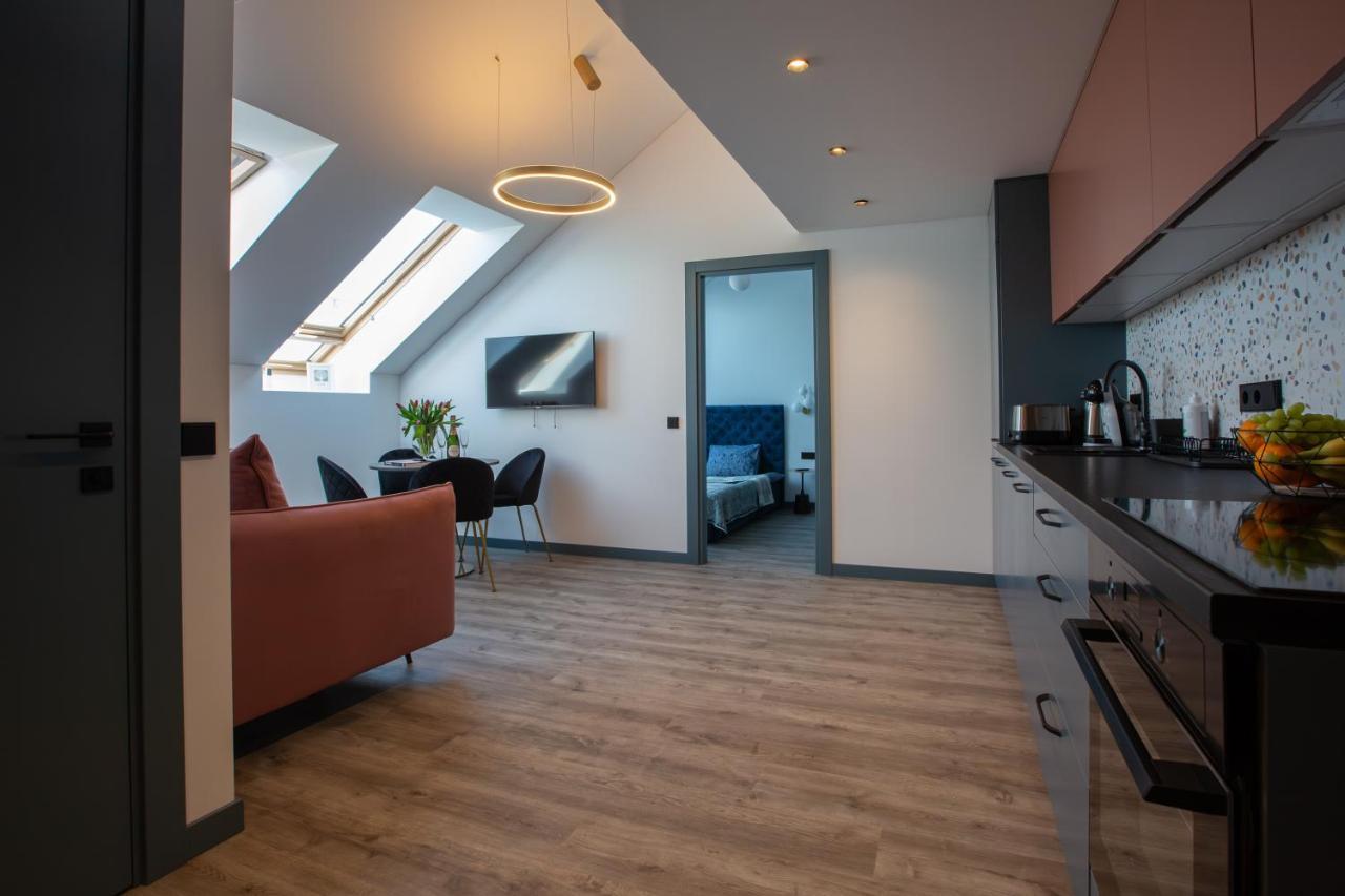 M8 Stylish One-Bedroom Apartment Kaunas Bagian luar foto